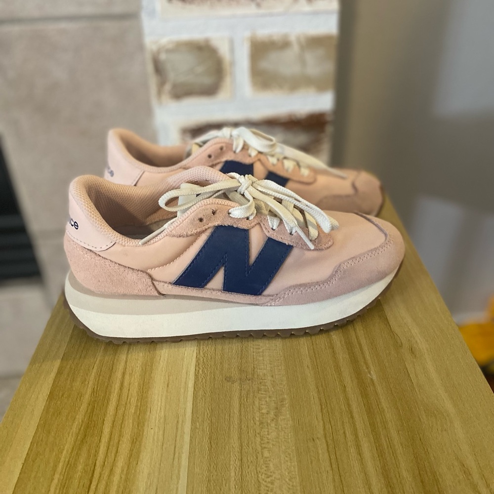Women’s new balance 237